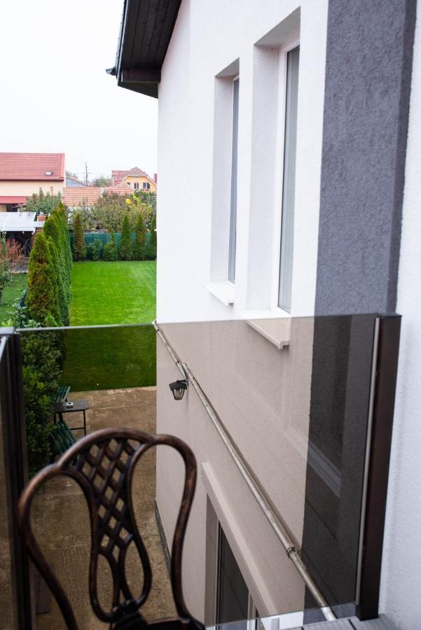 Green Apartments Oradea Eksteriør billede