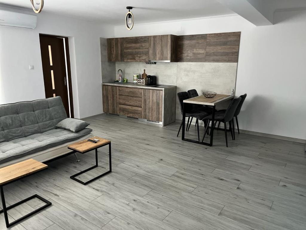 Green Apartments Oradea Eksteriør billede